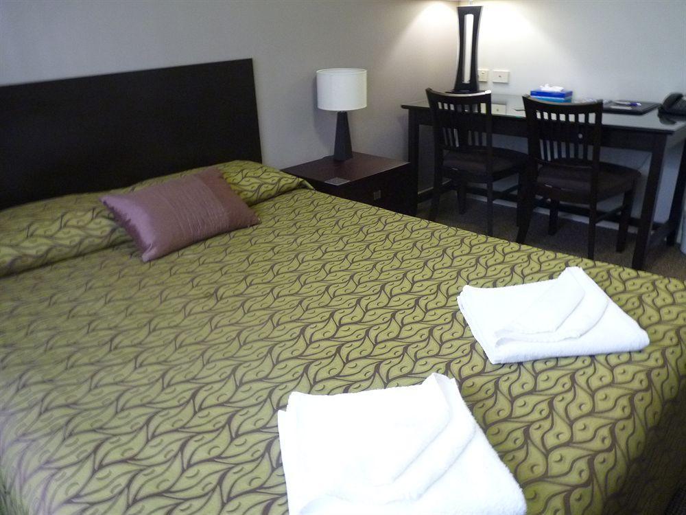 Redcliffe Motor Inn Buitenkant foto