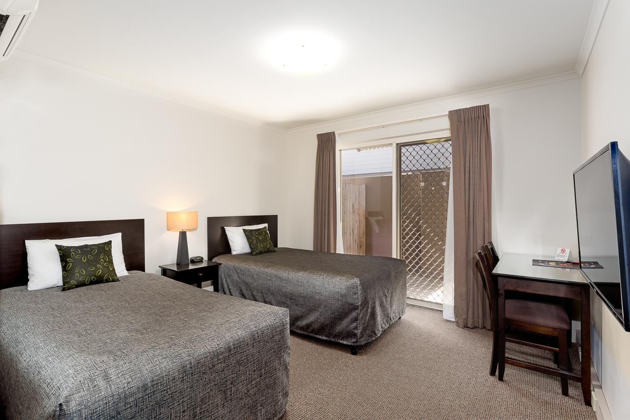 Redcliffe Motor Inn Buitenkant foto
