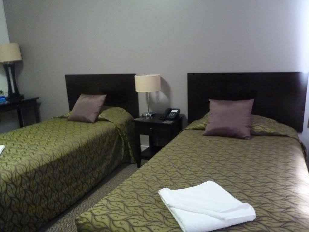 Redcliffe Motor Inn Buitenkant foto